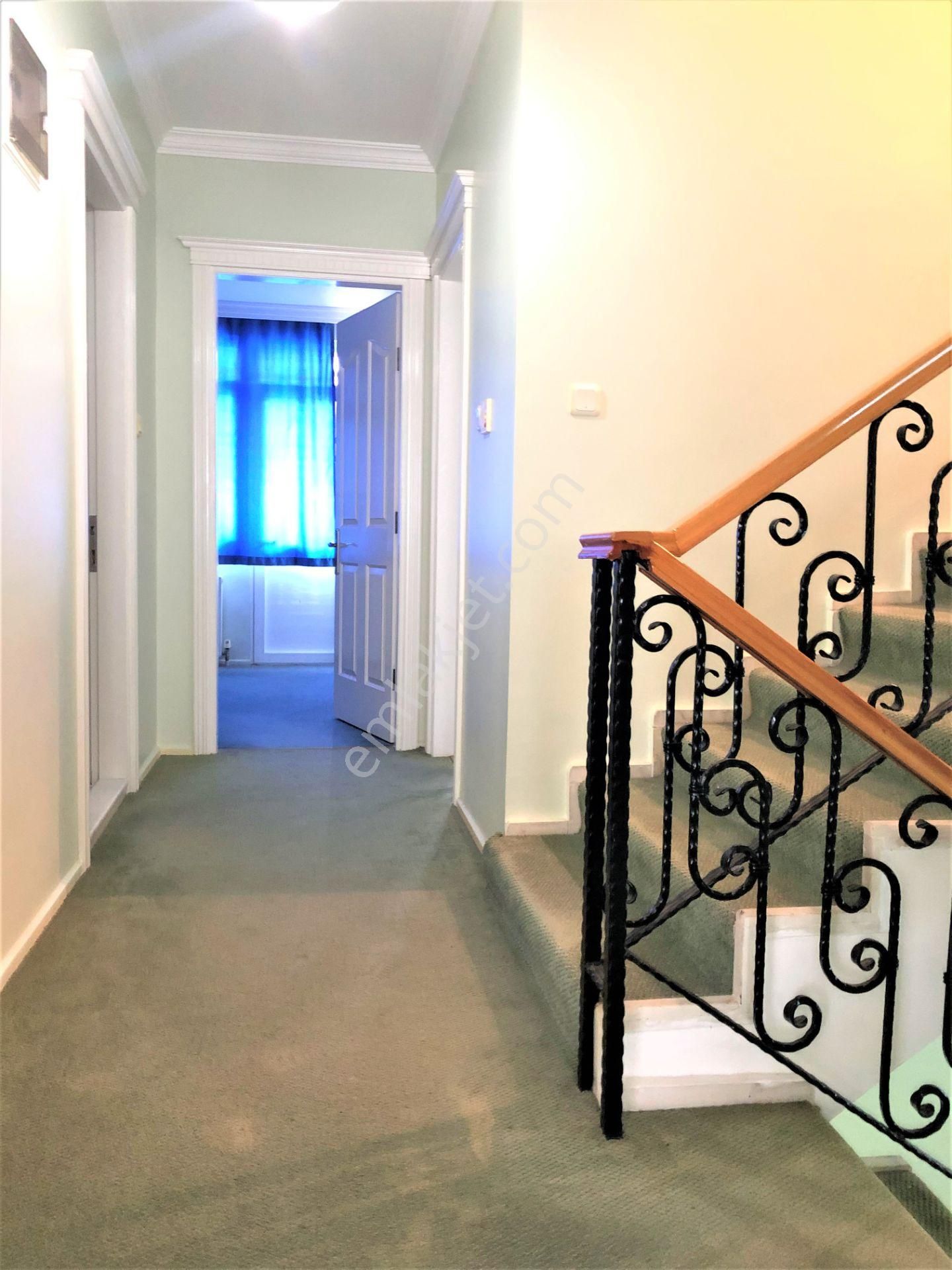 Muhteşem Konumda 4 Katlı Bahçeli Satılık 7+2 Teraslı Villa - Görsel 11