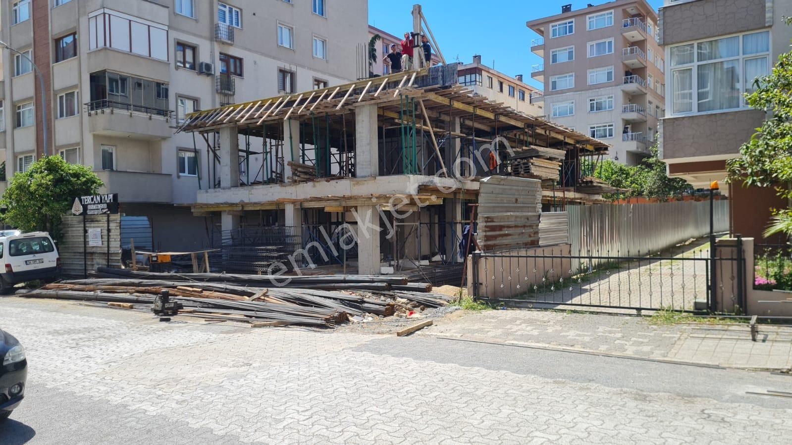 Ataşehir İçerenköy Caddeye Paralel Projeden Harika 3+1
