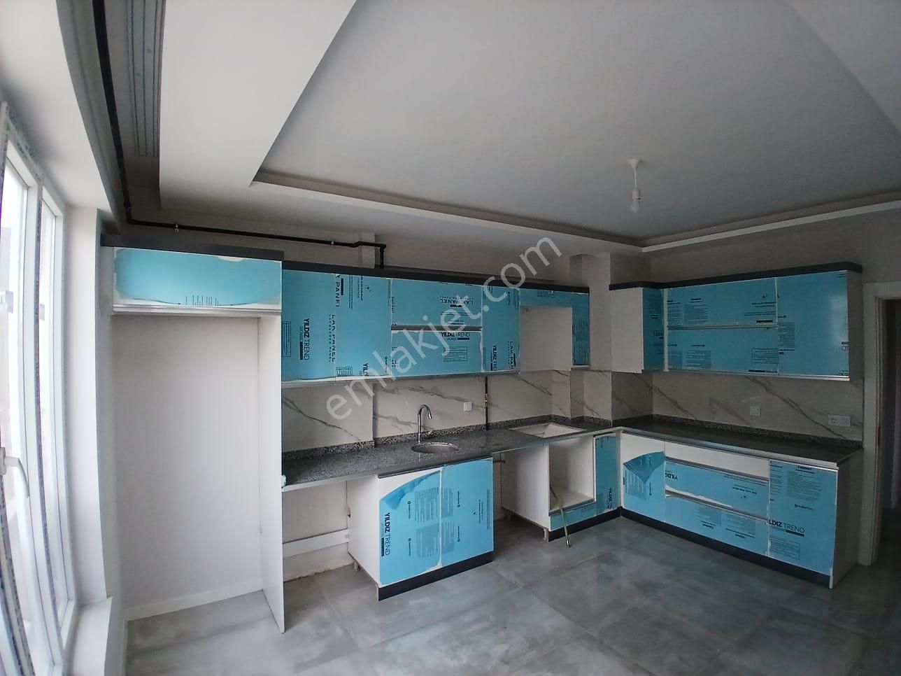 Akçay Emlak'tan Akşehir Yarenler Mahallesinde Ara Kat Satılık Sıfır 2+1 Daire