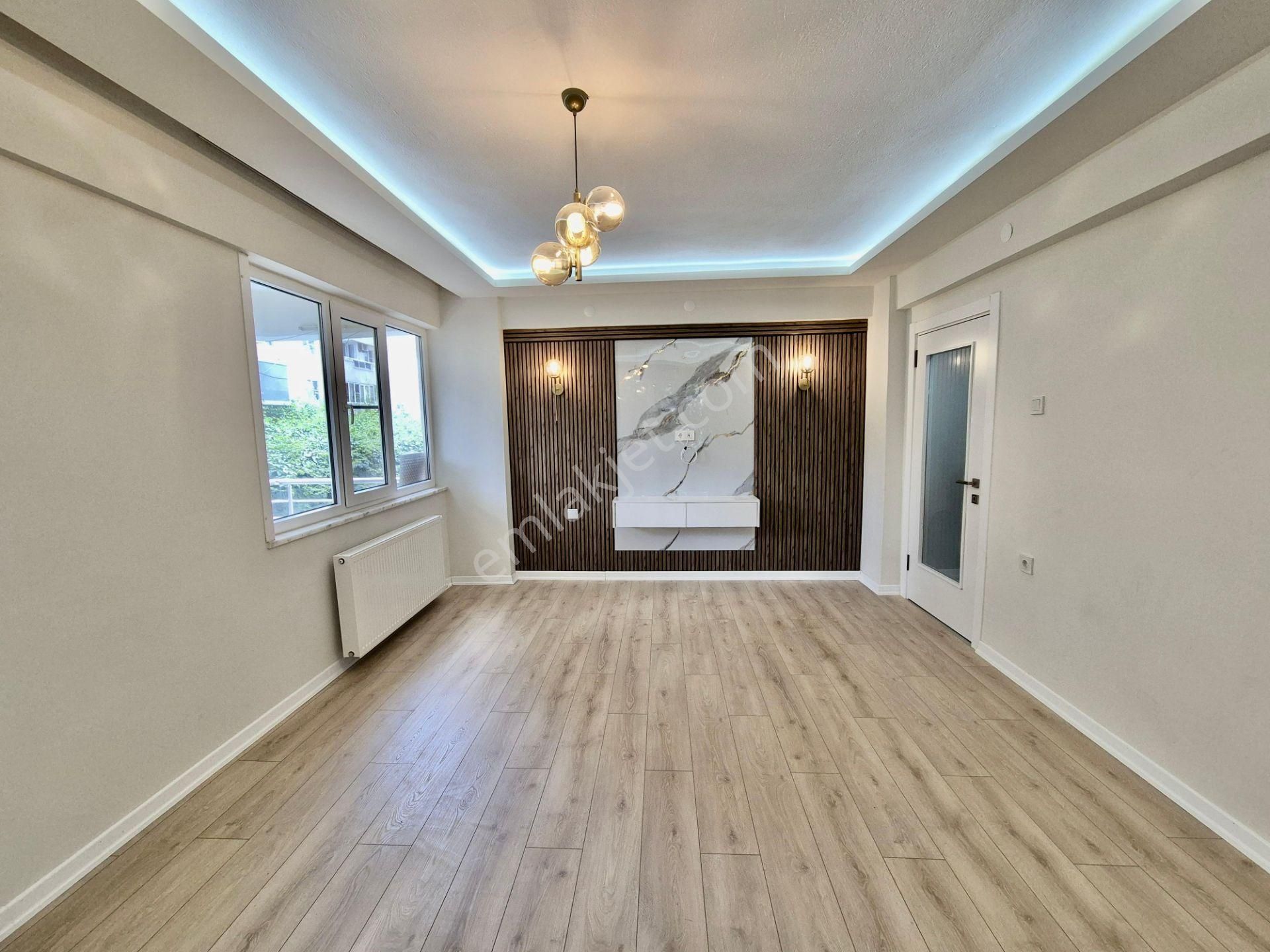 ▓karabuluttan▓akçay'da Ön Cephe Denize 250mt & Ayrı Mutfak 2+1 Satılık Daire
