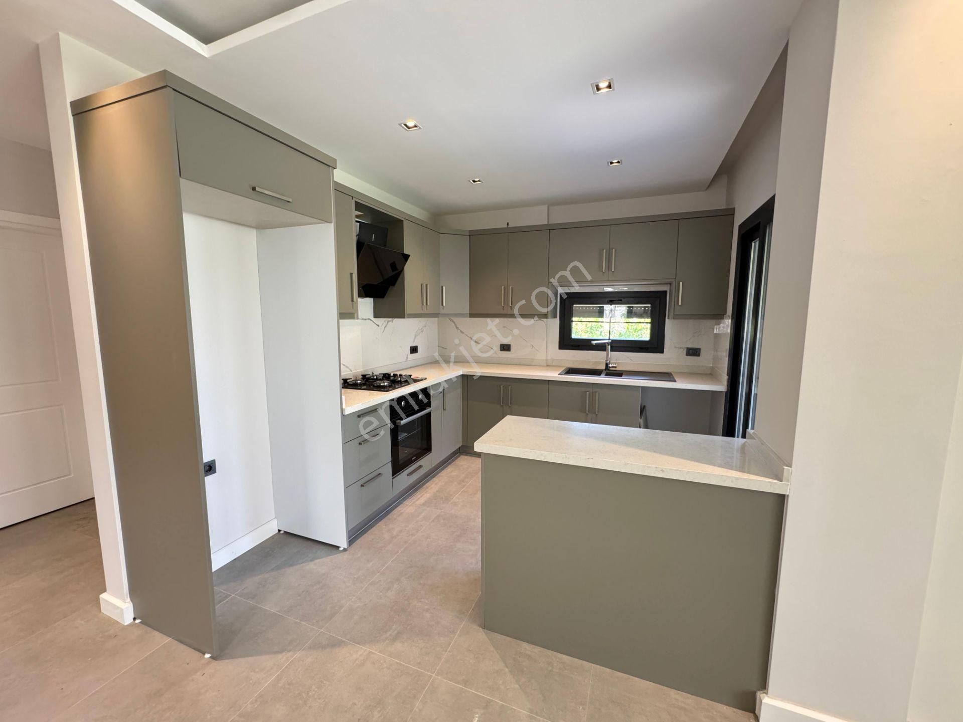 Bodrum Gümüşlük`te Denize Yürüme Mesafesin`de 3+1 Müstakil Villa - Görsel 17