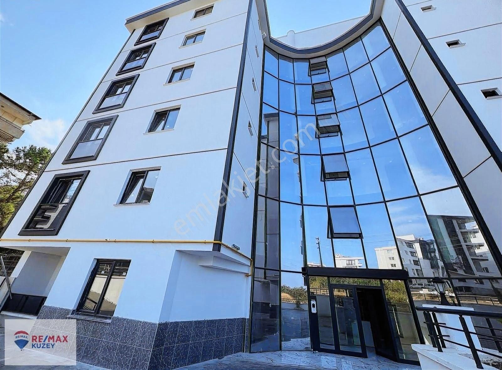 Sıfır Eşyalı Geniş Kiralık 1 + 1 Daire By Nurettin Sakoğlu