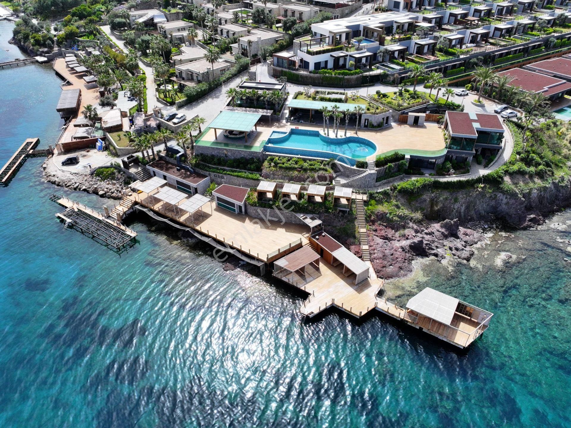 Bodrum Yalıkavak'ta Denize Sıfır Lüks Konsept 3+1 Villa - Görsel 4