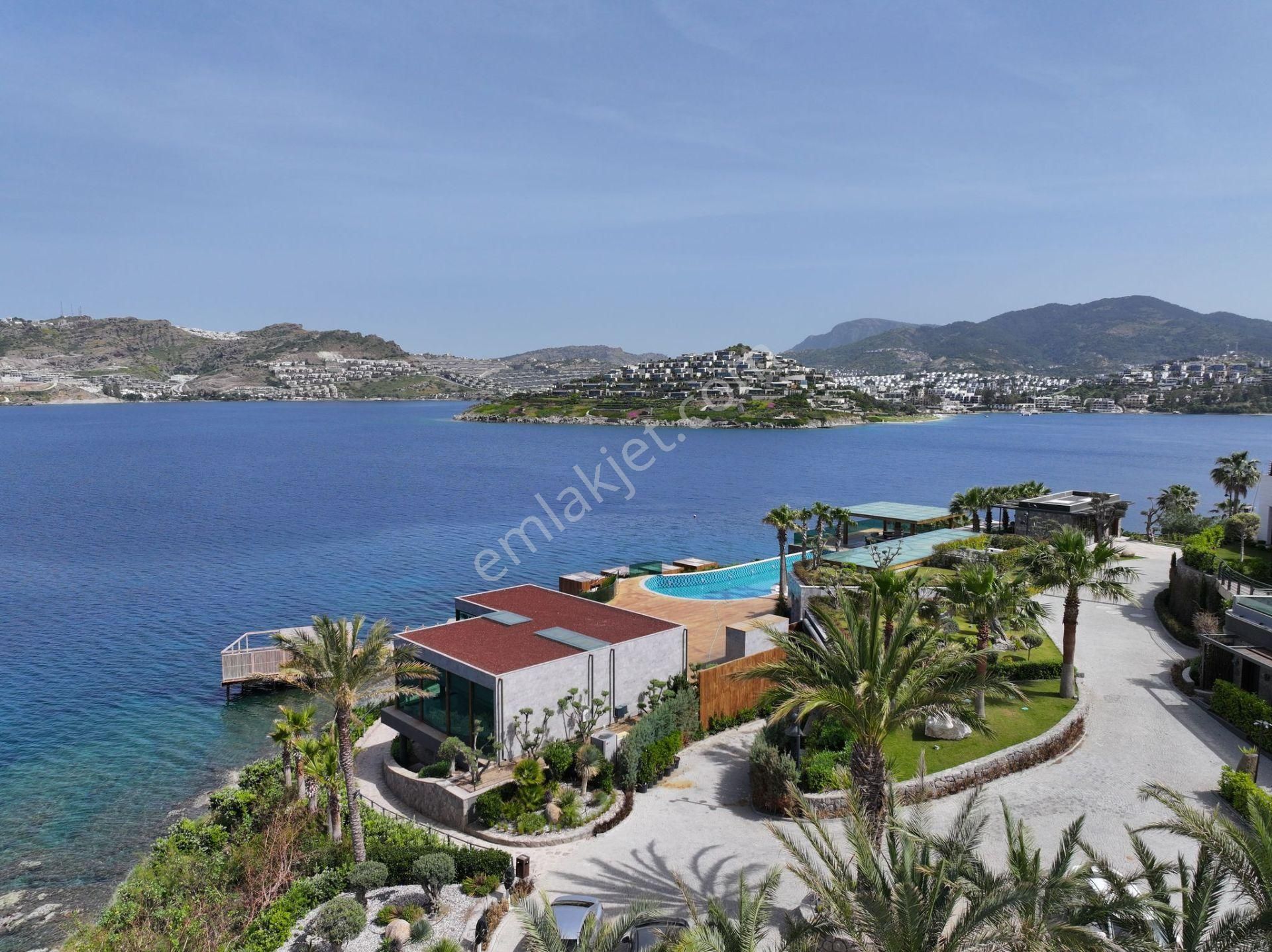 Bodrum Yalıkavak'ta Denize Sıfır Lüks Konsept 3+1 Villa - Görsel 11