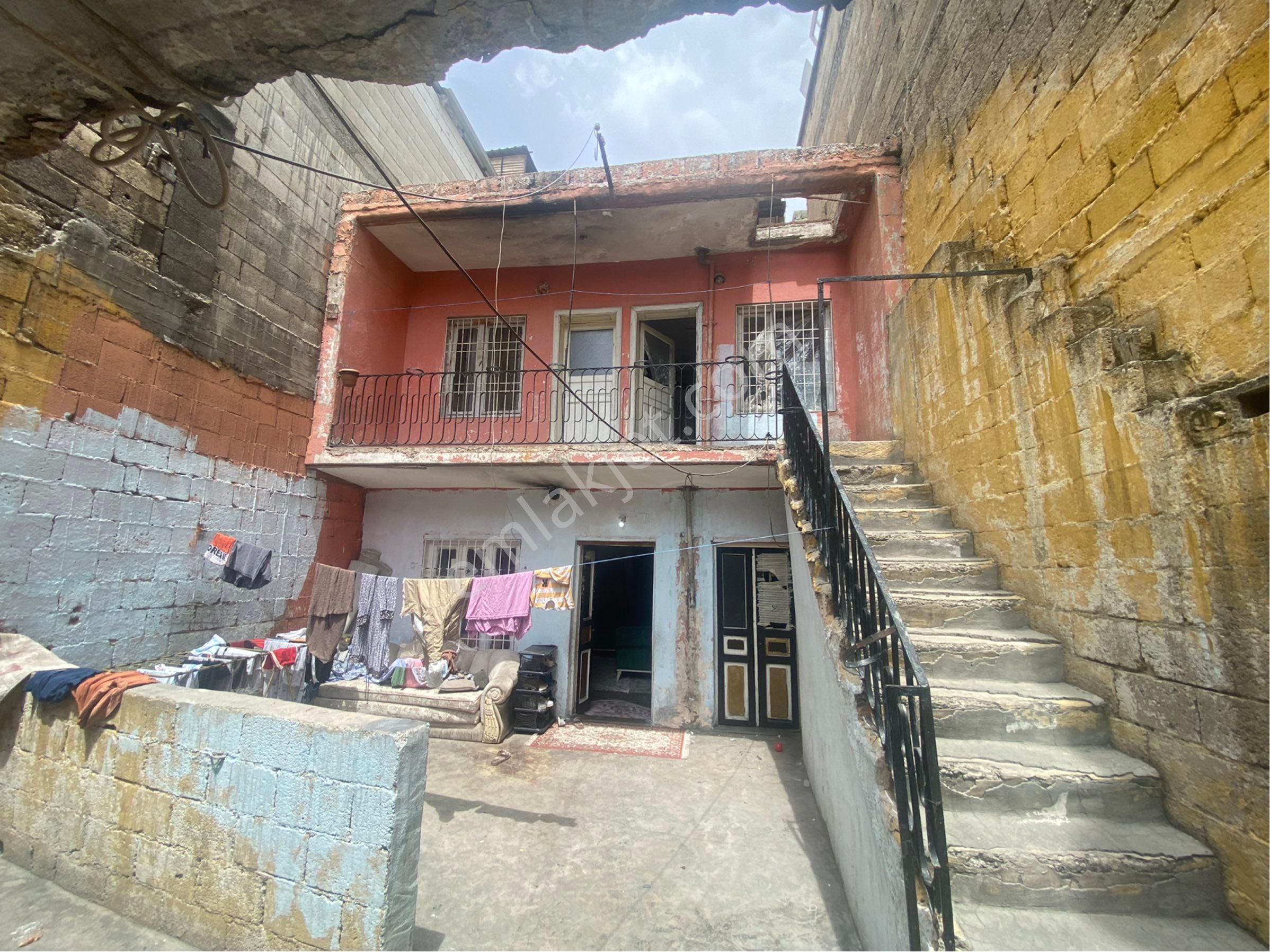 Nurıpazarbaşı Mah. De. Bahçeli Geniş İmar Tapulu Antep Evi