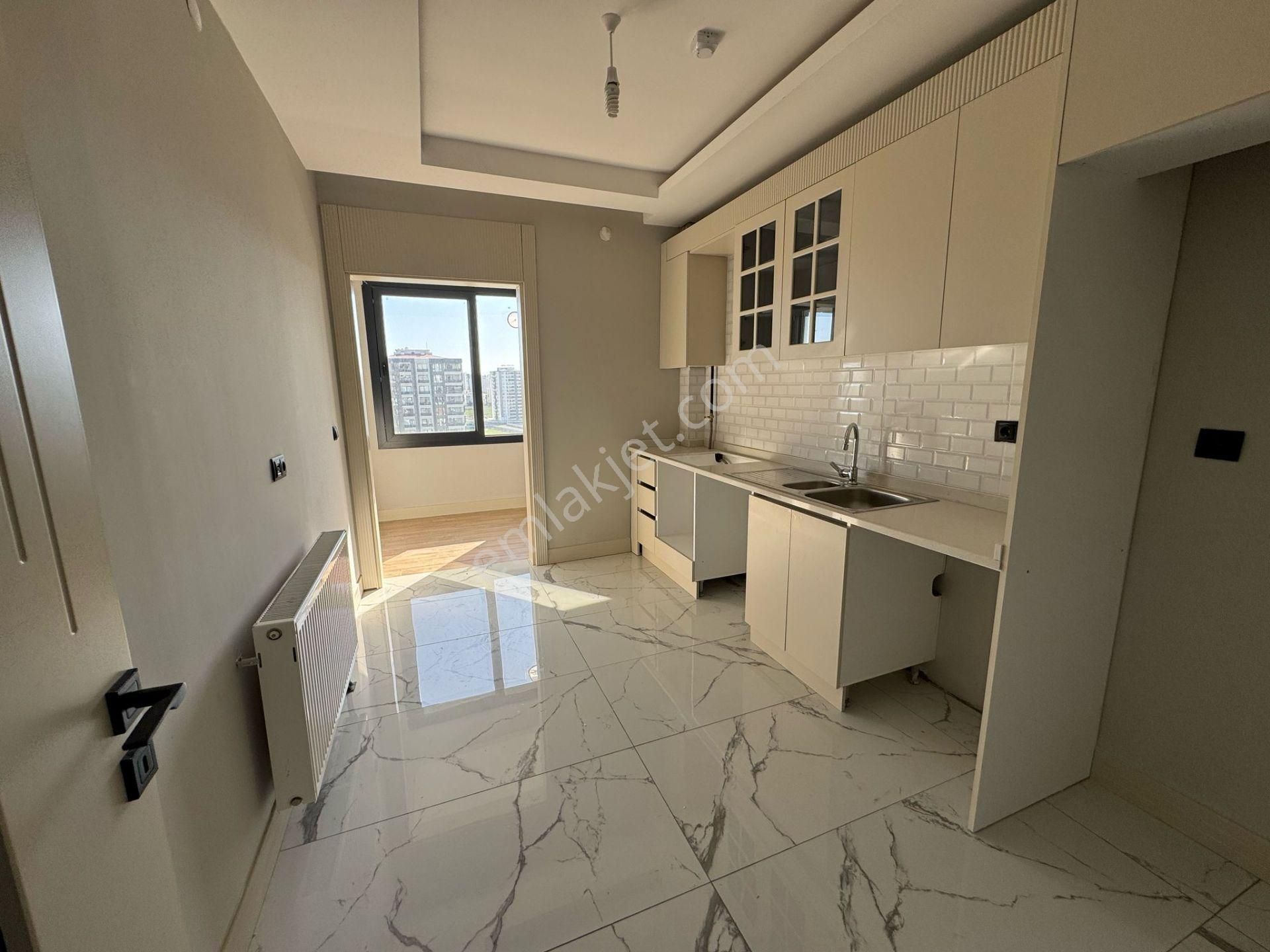 Rota Dan Öncü Yapıda 2+1 Kiralık Lüks Daire