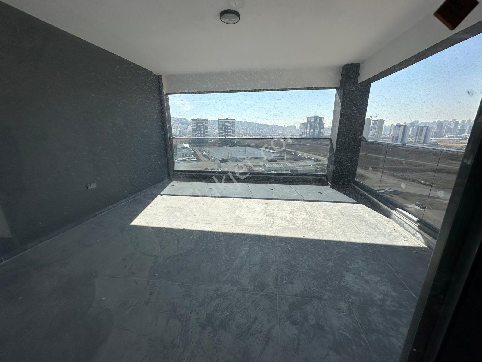 Keçiören Ovacık Site İçi Park Manzaralı 4+1 185 M2 11. Kat
