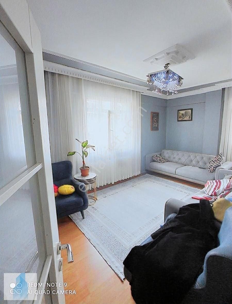 Bağcılar Merkez De Acil Satılık 2+1, 5. Kat Masrafsız Daire