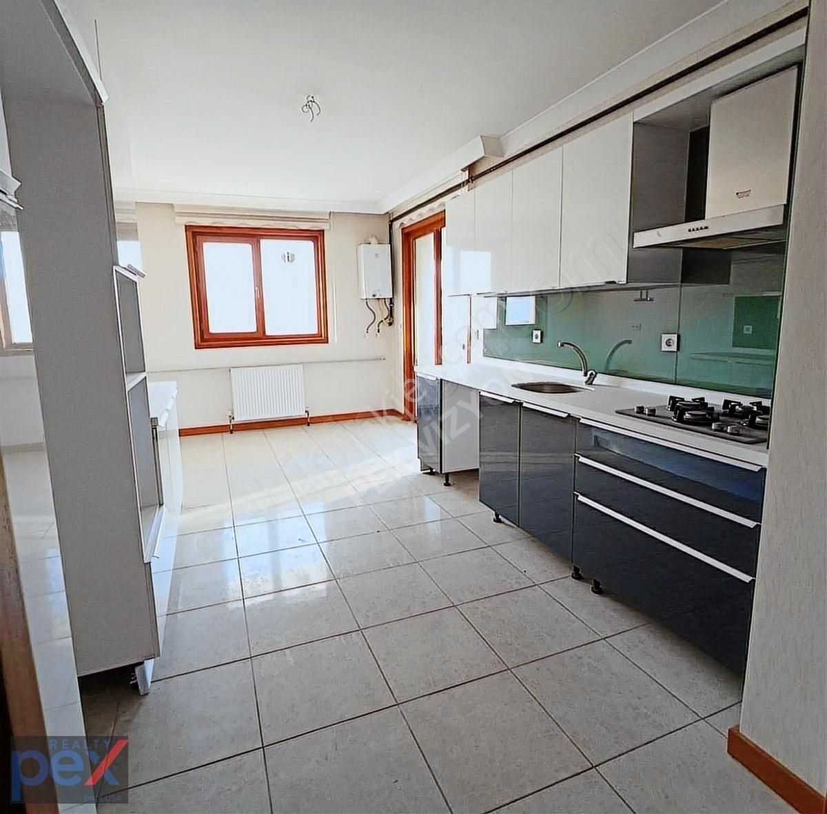 Güneşevler De Site İçerisinde 6+2 Satılık Dubleks Daire