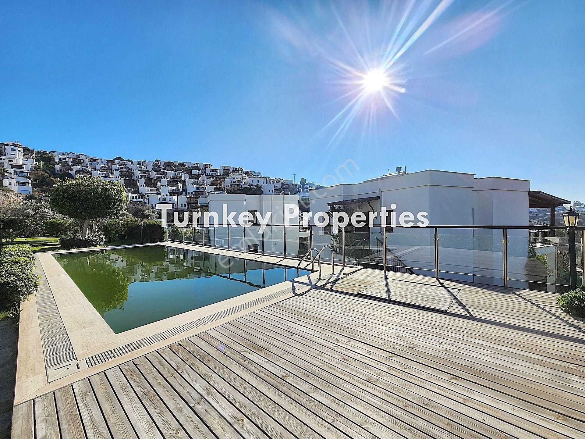 Denize Yürüme Mesafesinde Deniz Manzaralı Satılık 3+1 Villa