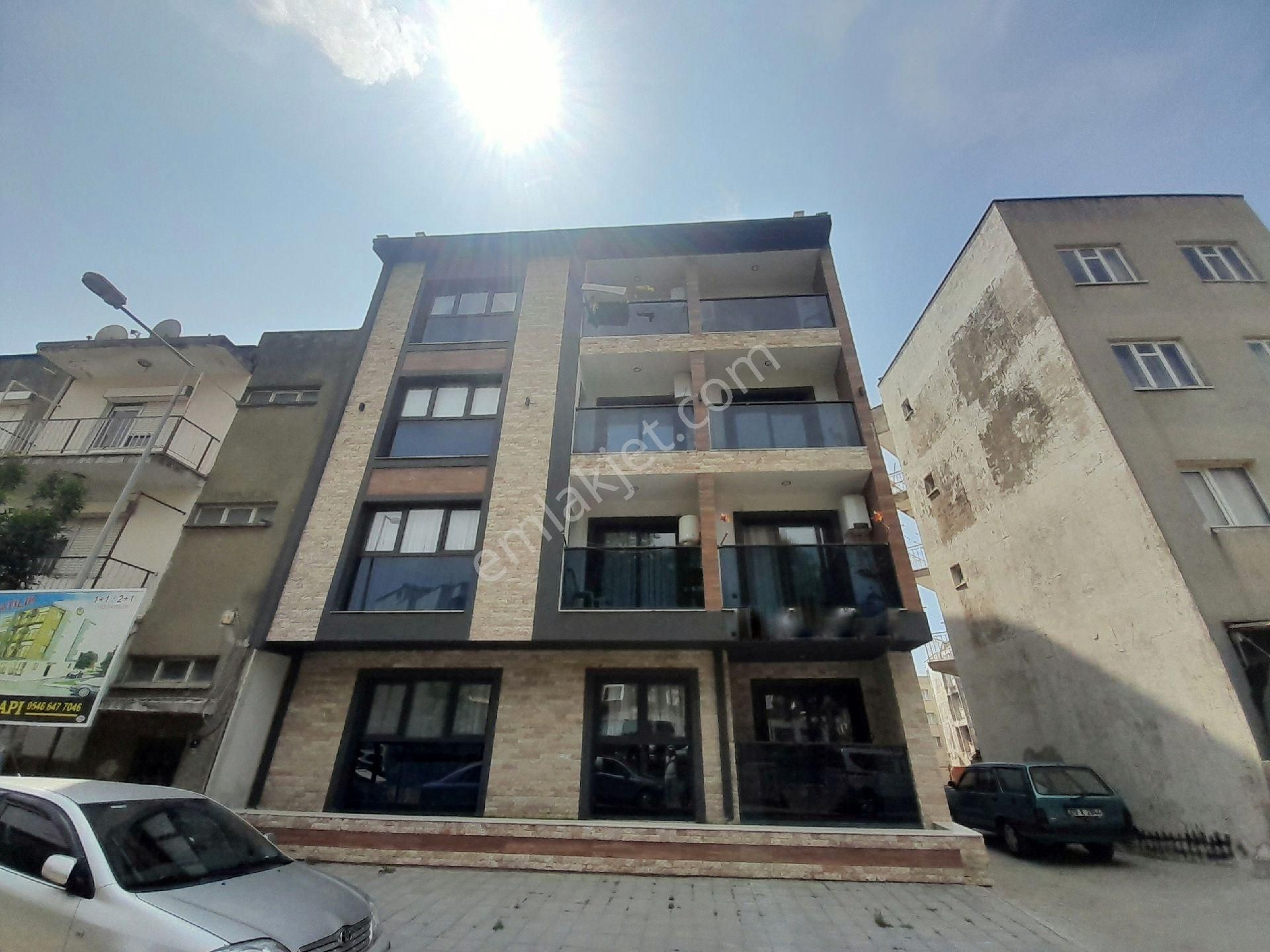 Kuşadası Davutlar’da Sıfır Yapı Ebeveyn Banyolu 2+1 Daire