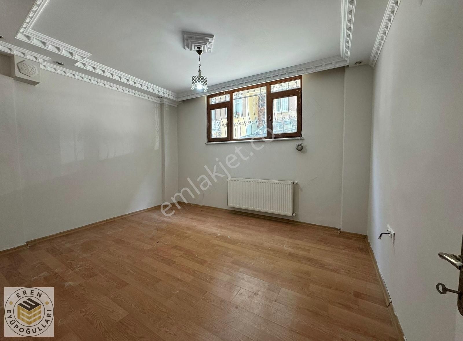 B.paşa Orta Mah. Merkezde 2+1 Satılık Bodrum Kat Daire