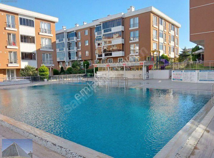 Nusratiye Mahallesi'nde Kiralık Yüksek Giriş 3+1 130m2 Havuzlu Sitede Daire