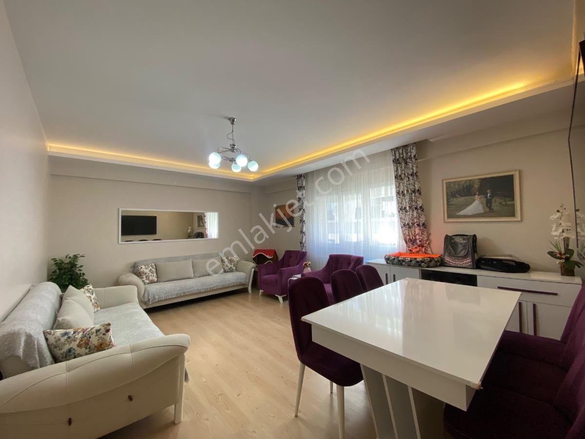 Zübeyde Hanım Mahallesinde 3+1 Doğalgazlı Kiralık Daire
