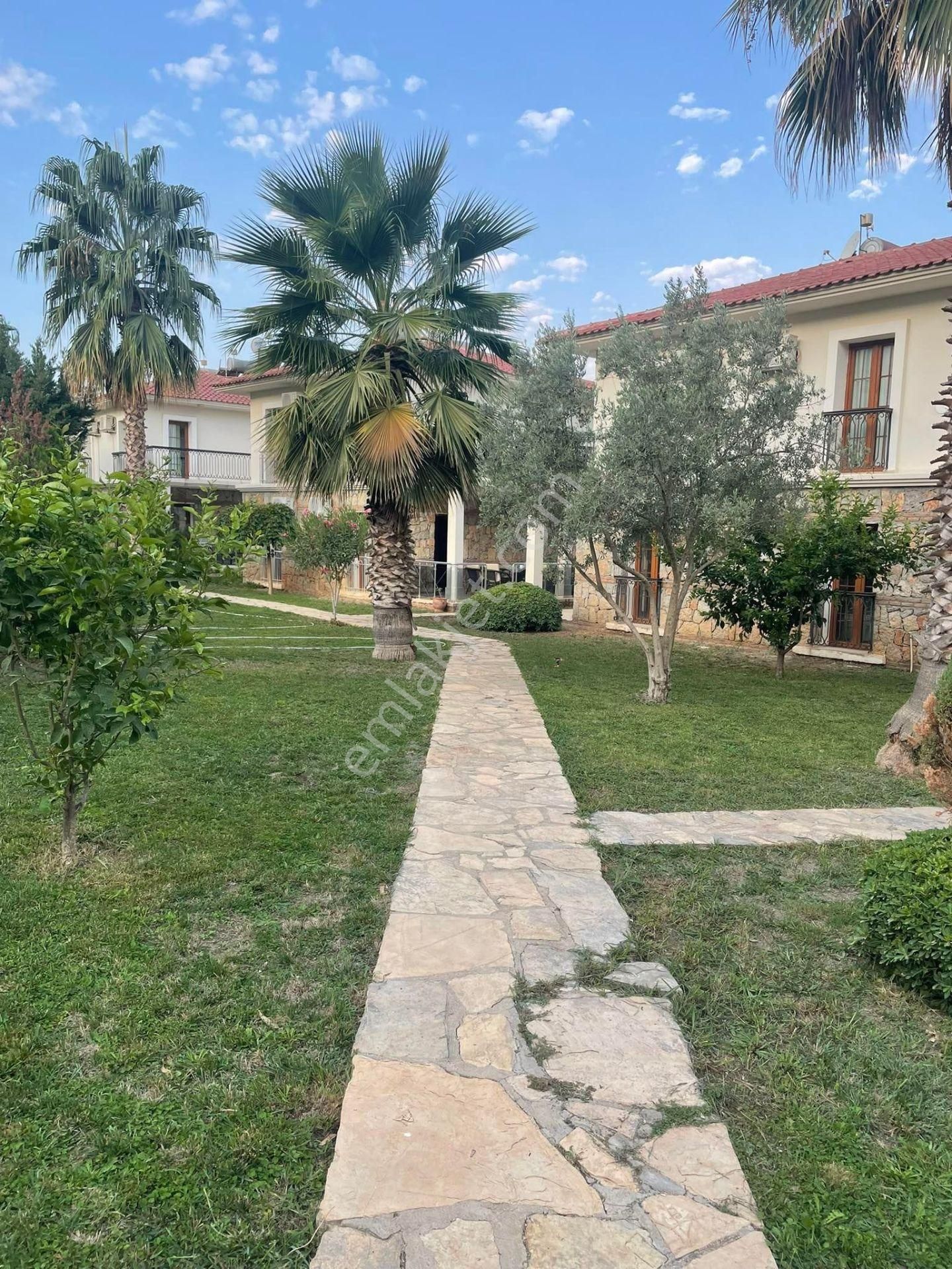 Hisarönü Merkezde Olimpik Havuzlu Sitede Kiralık Daire
