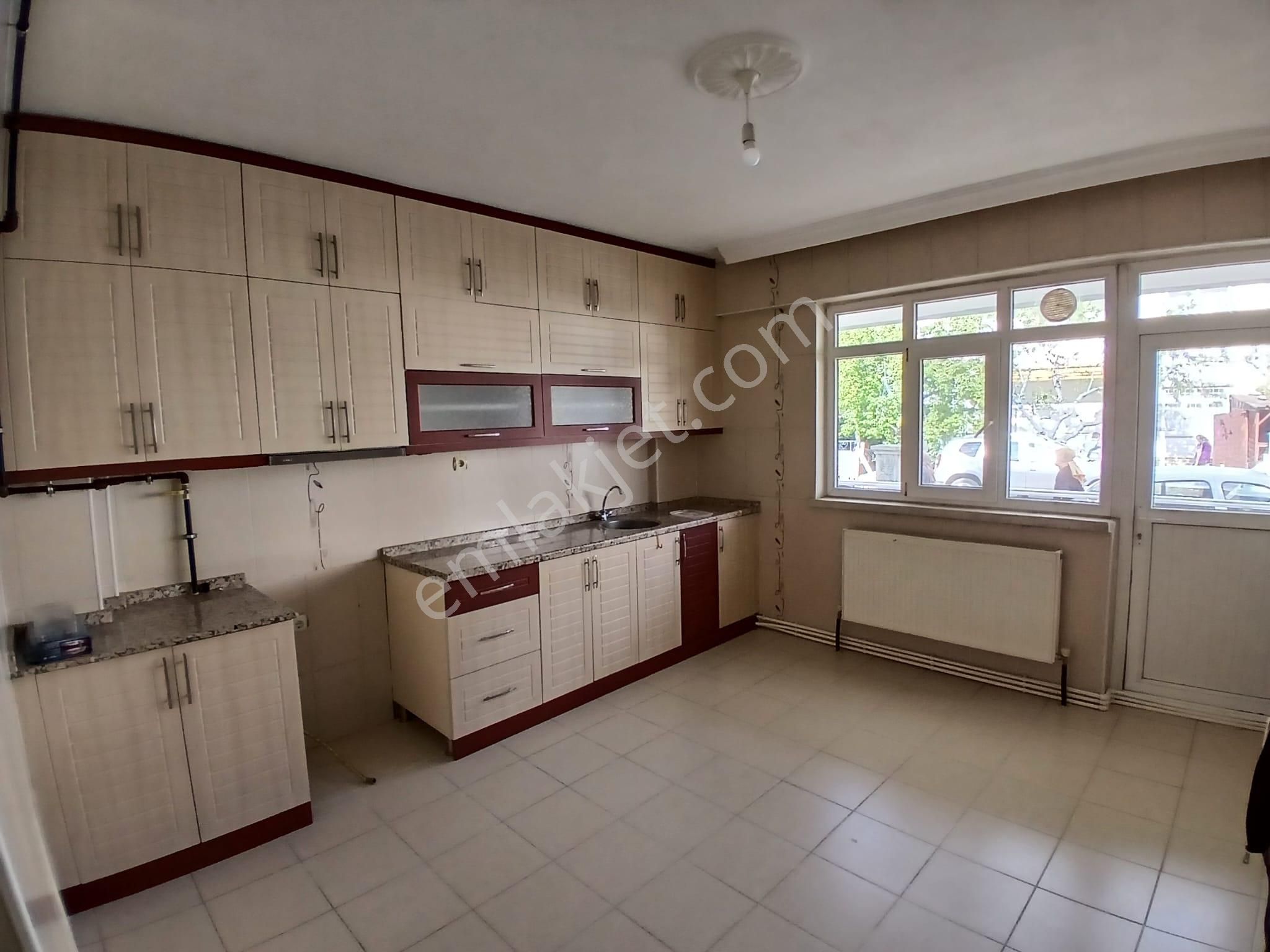 Akçay Emlak'tan Akşehir Seyran Mahallesinde Müstakil Tadında Kiralık 3+1 Daire