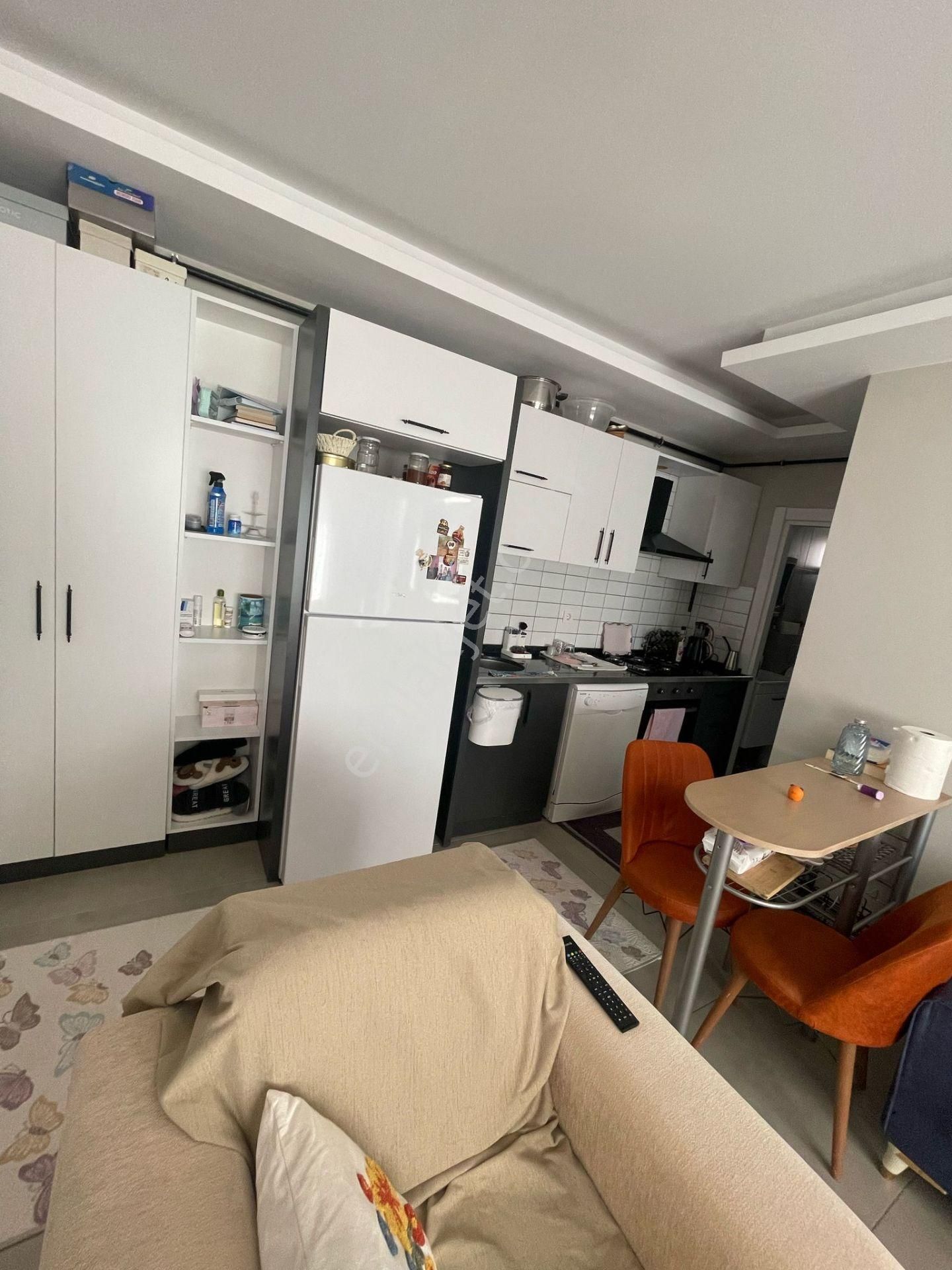 Karınca'dan Merkez Mh Full Eşyalı Aylık Ödemeli 1+1 Daire!