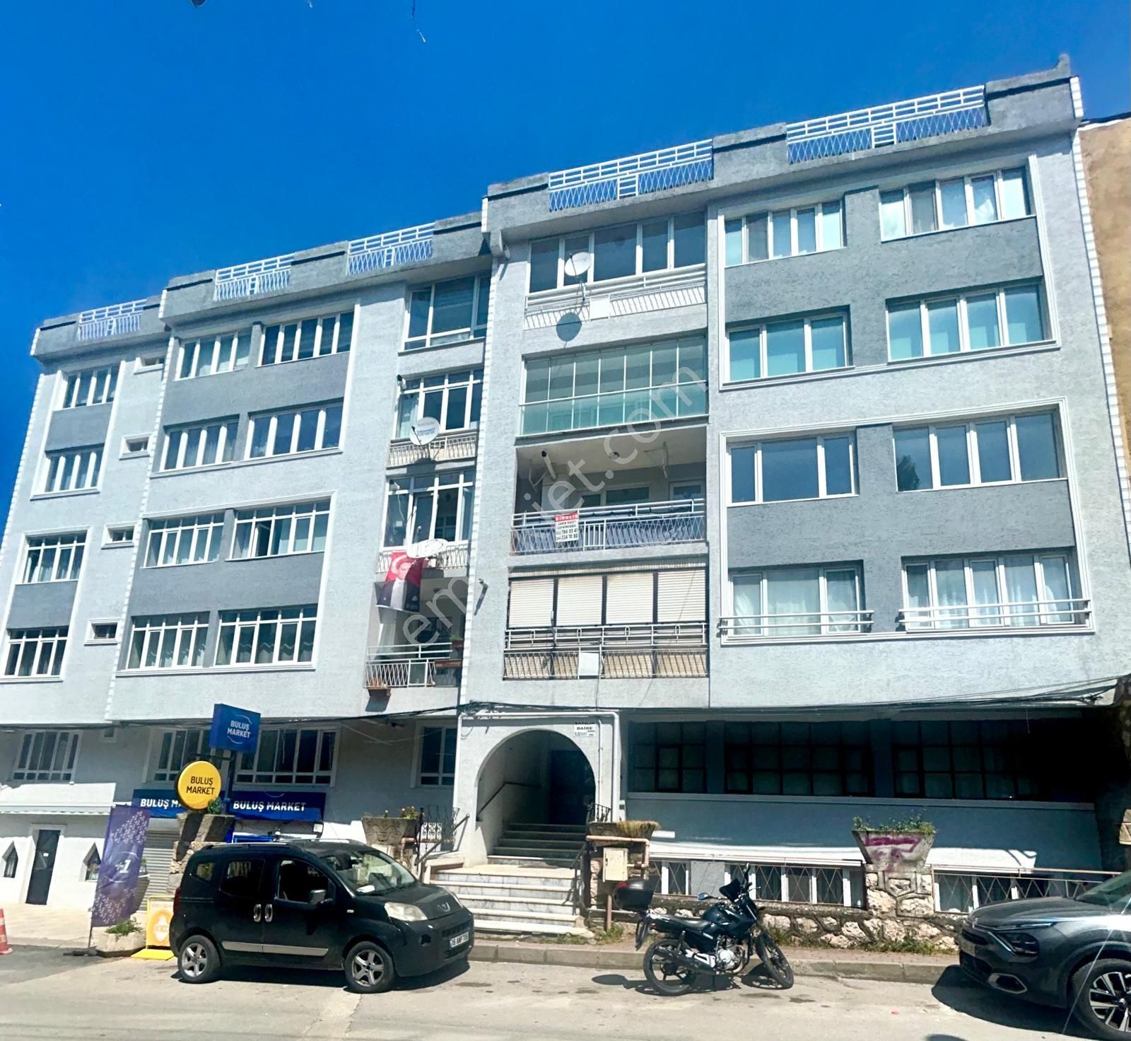 Bursa Mollaarap Mahllesinde Ara Kat Ayrı Mutfaklı Kiralık Daire