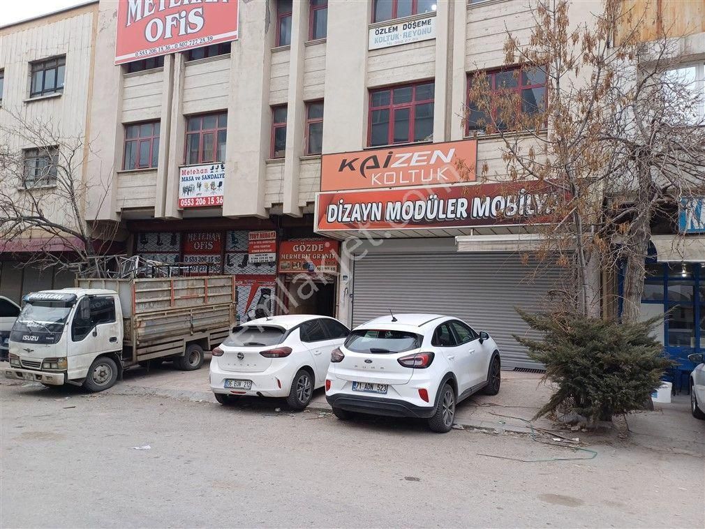 Pusula'dan Dizboyu Sokak'ta Bodrum Kat 200 M² Kiracılı Satılık Dükkan