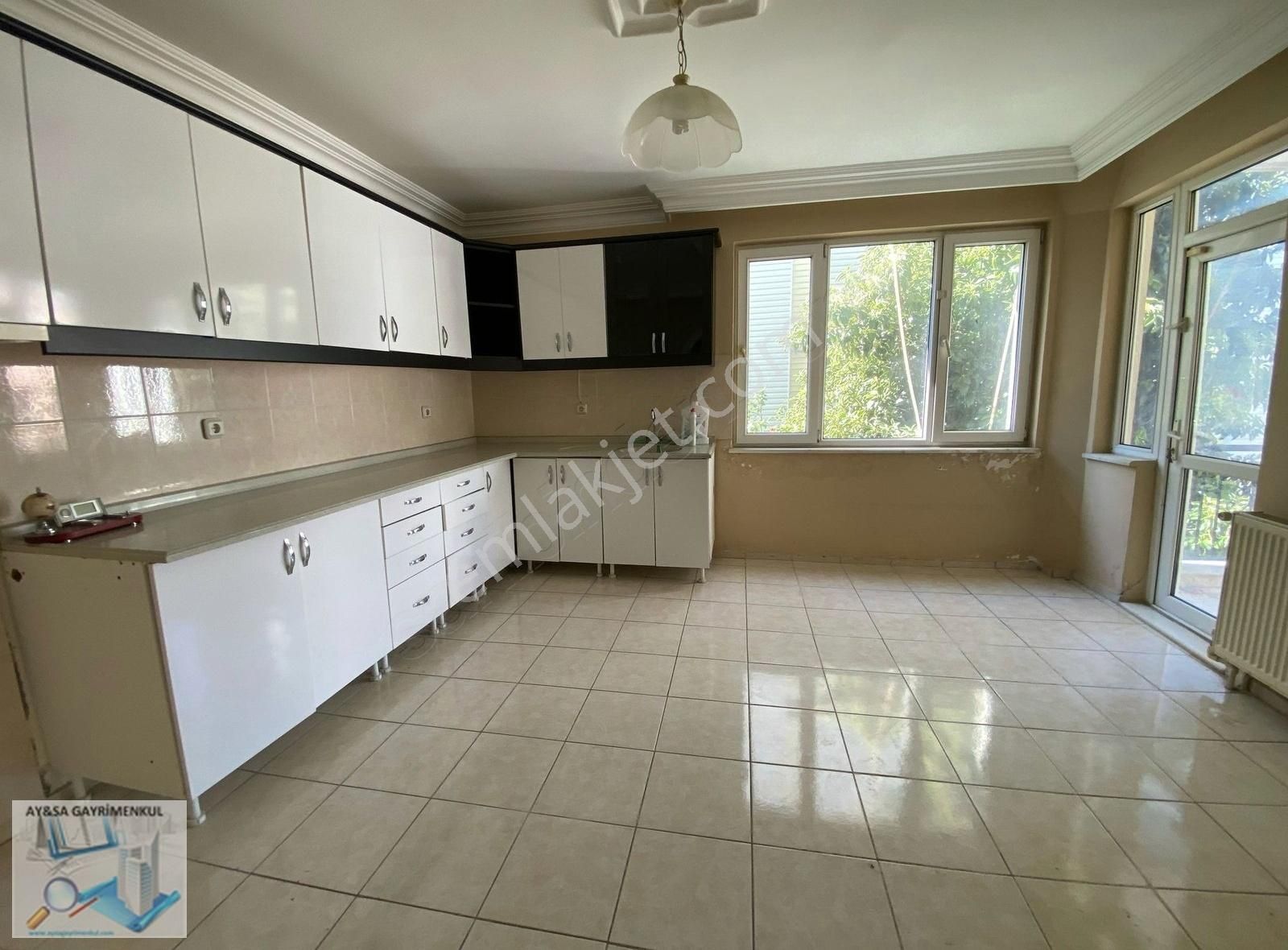 Konyaaltı Altınkumda Merkezi Konum Denize 300m Mesafe 4+1 230m2