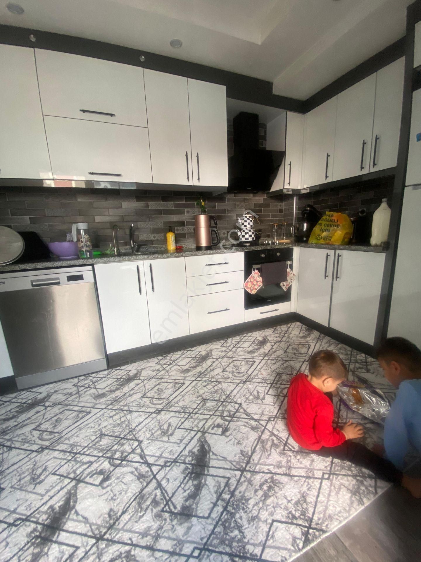 Denizli Merkez İlbadıda Arakat Kredili Asansörlü Acil Satılık Daire