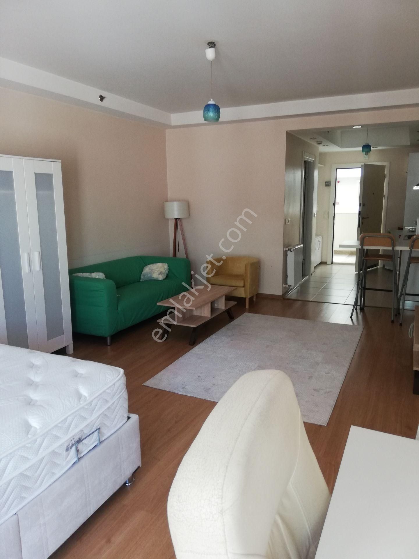 Papatya Residence 2' De Metrobüse 5 Dakika Eşyalı Geniş Stüdyo