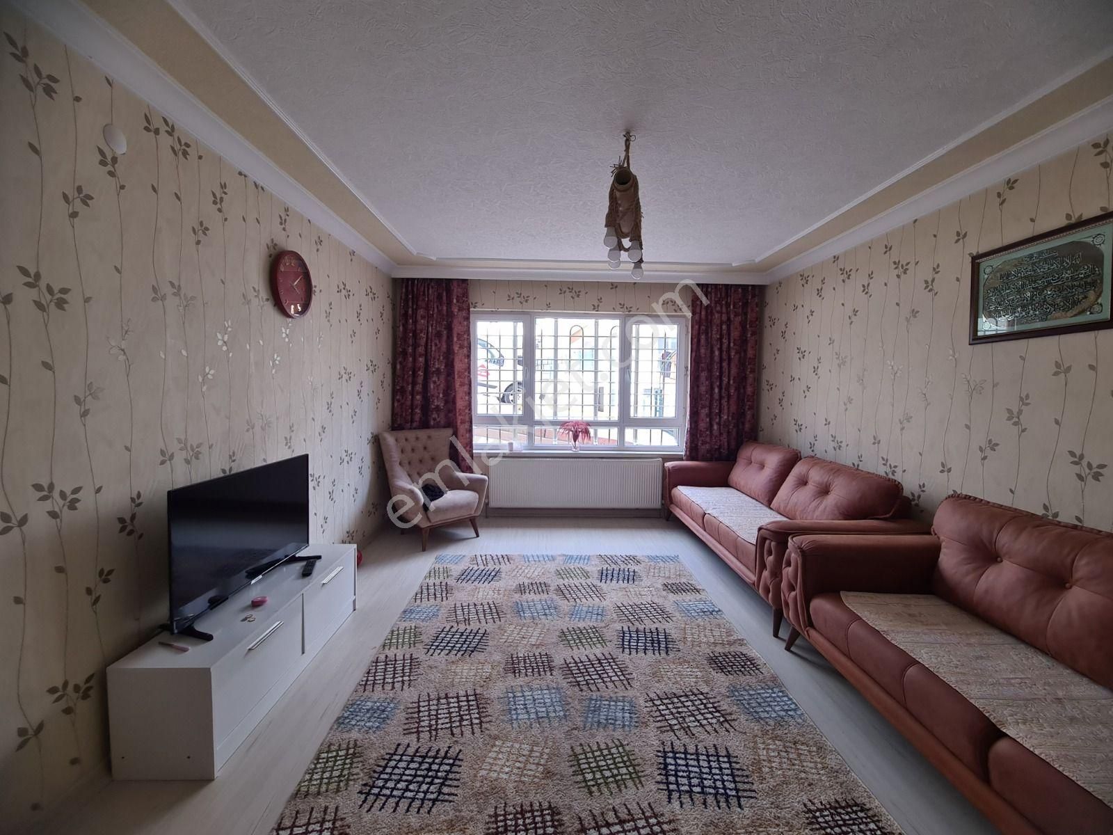 Yükseltepe'de Cadde Ulaşım Yakını Yeni Binada Eşyalı Kiralık 3+1