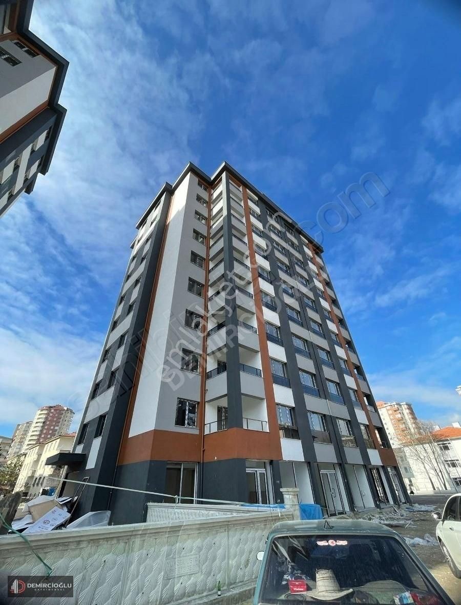 Bahçelievler'de 1 Aya Teslim Sıfır Daire