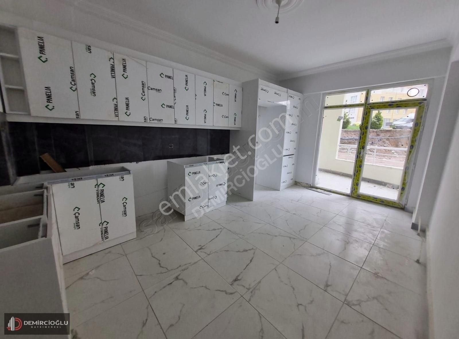 Talas Papatya Caddesinde 187m2 3+1 Son Kat Daire