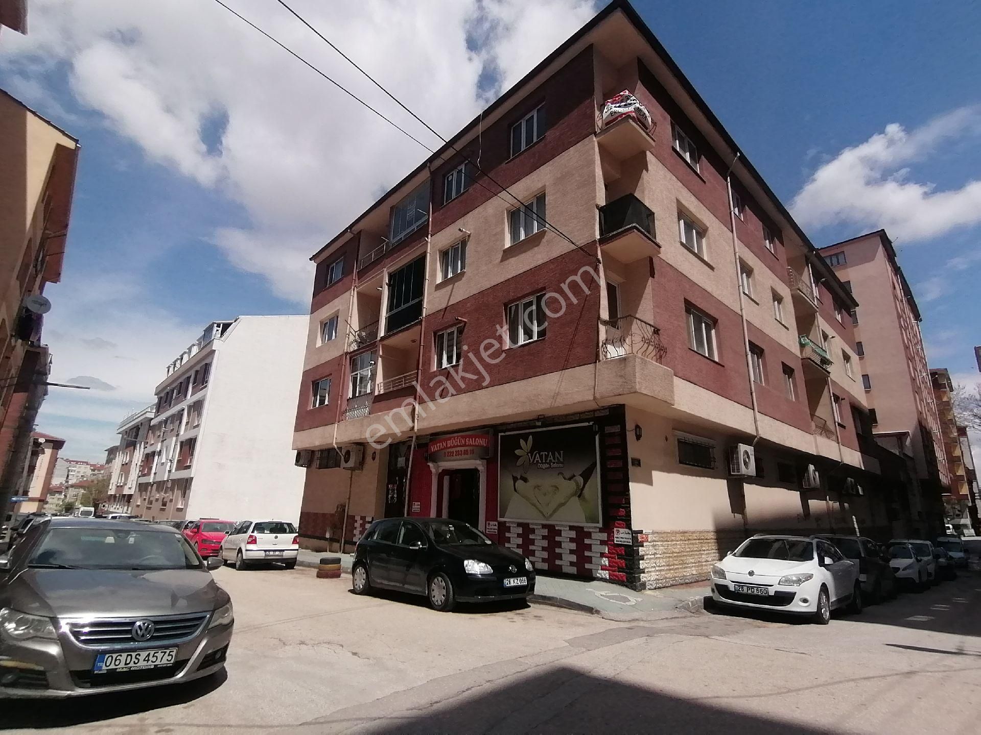 Pera'dan Kurtuluş Mh. Cumhuriyet Bulvrı Yakını Satılık 3+1 Daire