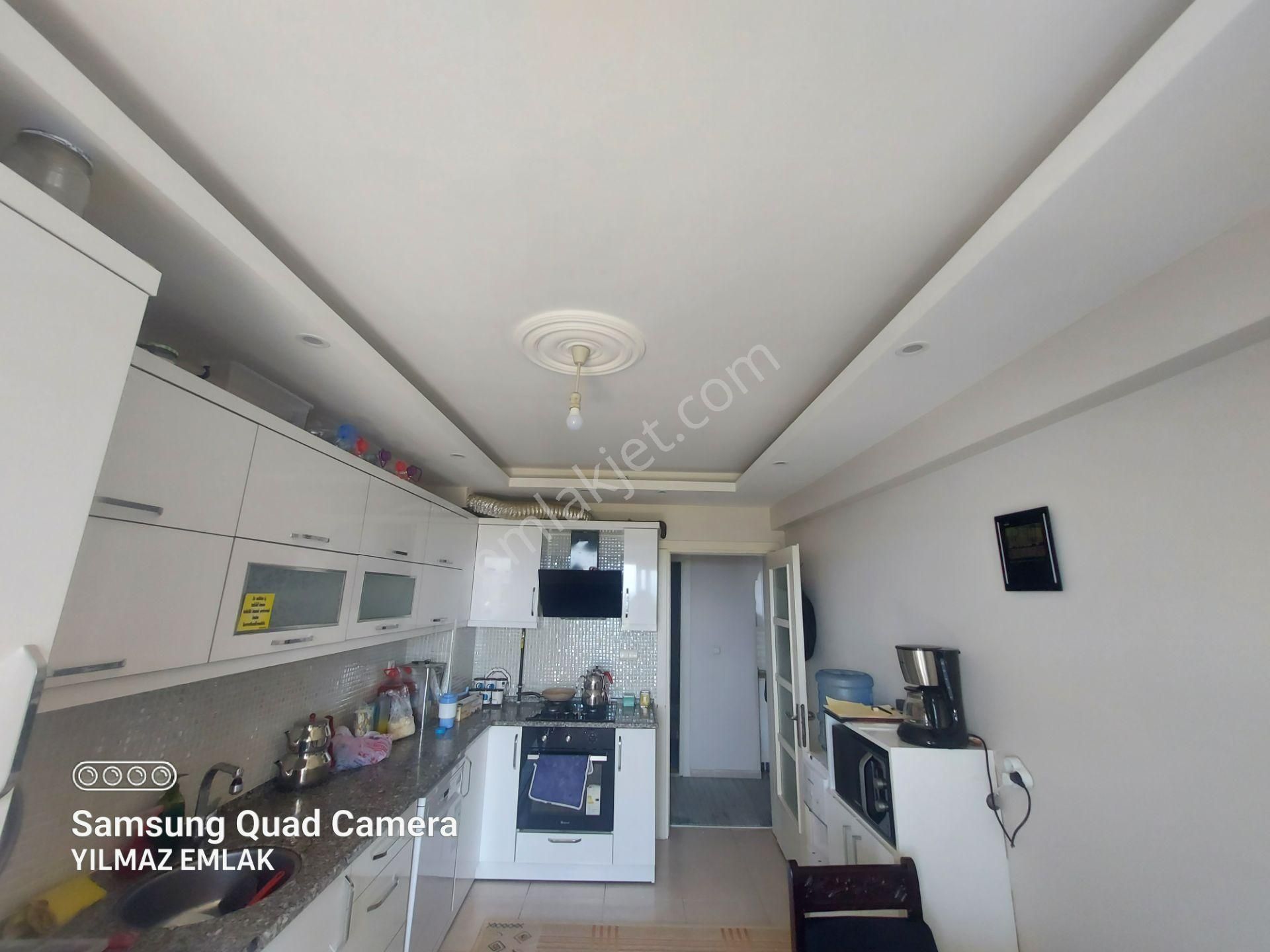 523 Yeşil Mahallede Satılık 3+1 Doğalgazlı Kiracılı Daire