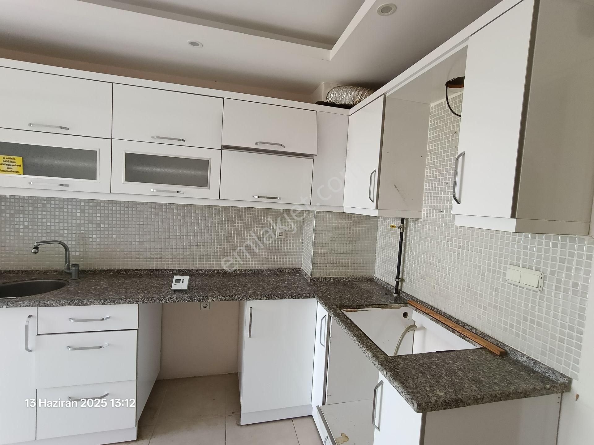 506 Ve 523 Yeşil Mahallede Satılık 3+1 Doğalgazlı Kiracılı Daire