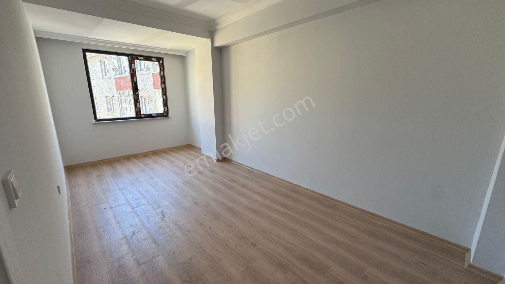 Zeytinburnu Gökalp'te Bulvara Paralel Satılık Yeni Bina