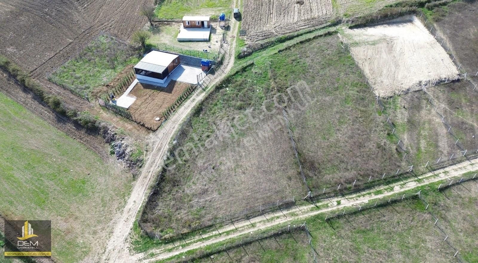 Çatalca Dağyenicede Çaplı Muvafaktlı 1020m² Arazi