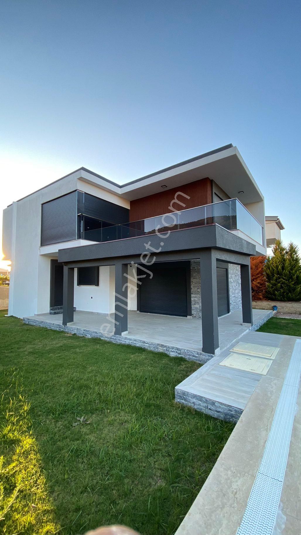 Satılık 4+1 Müstakil Yazlık