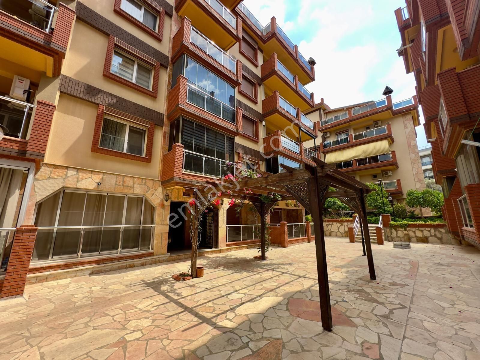 Kuşadası Ege Mah.2+1 Eşyalı Bahce Katı Daire