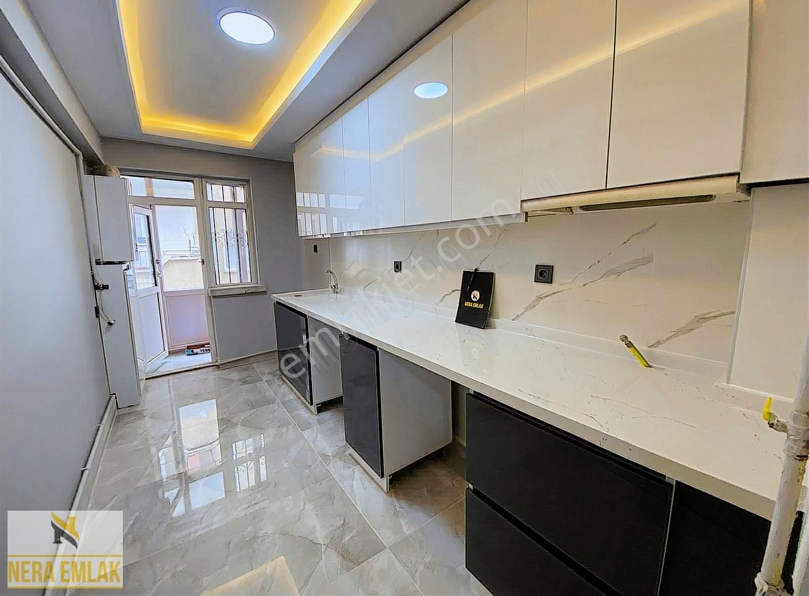 Ayvalı Merkez Cami Yanı 1. Katta Yapılı Bağımsız Emsalsiz! 3+1