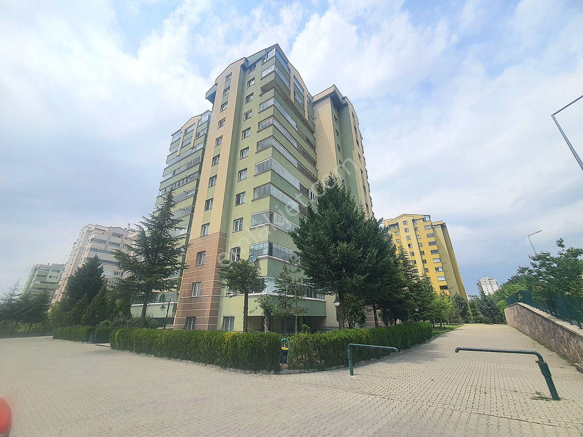 Marka/eryaman'da Metro Metromall Avm Yanı Site İçi 3+1 Satılık Daire