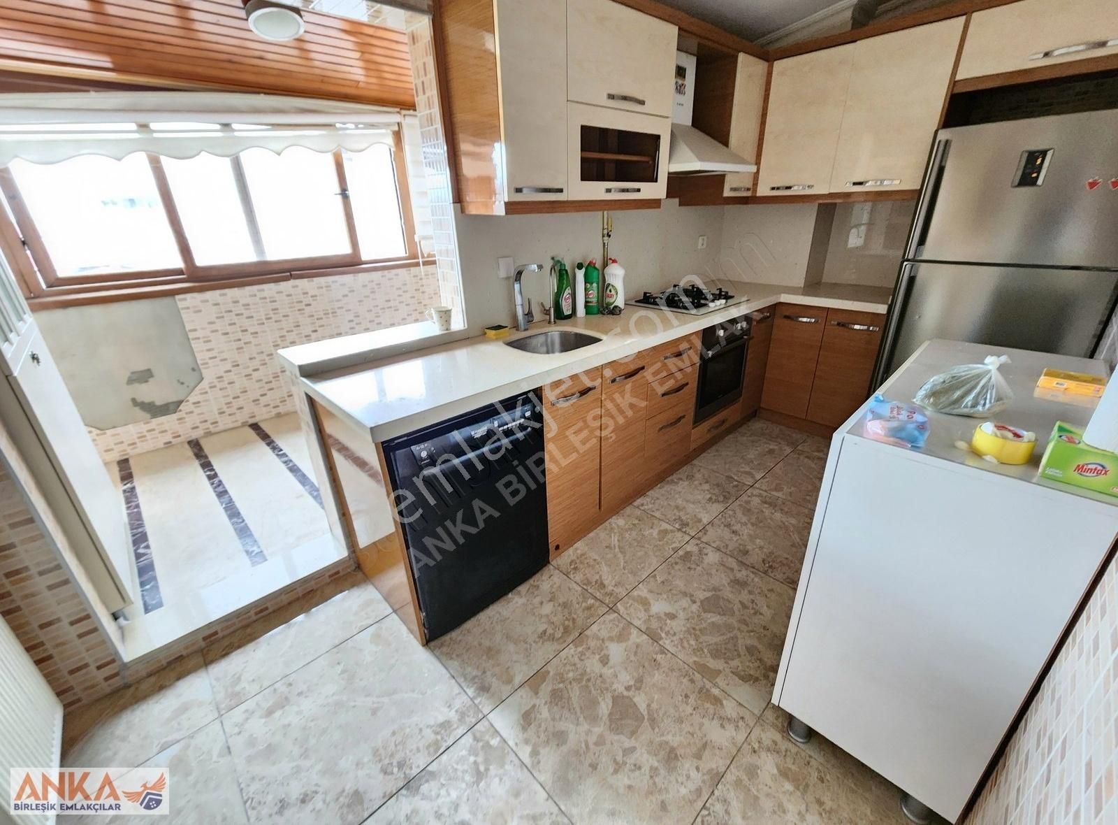 Anka'dan Libadiye'de Eşyalı Taşınmaya Hazır 2+1 Şık Daire