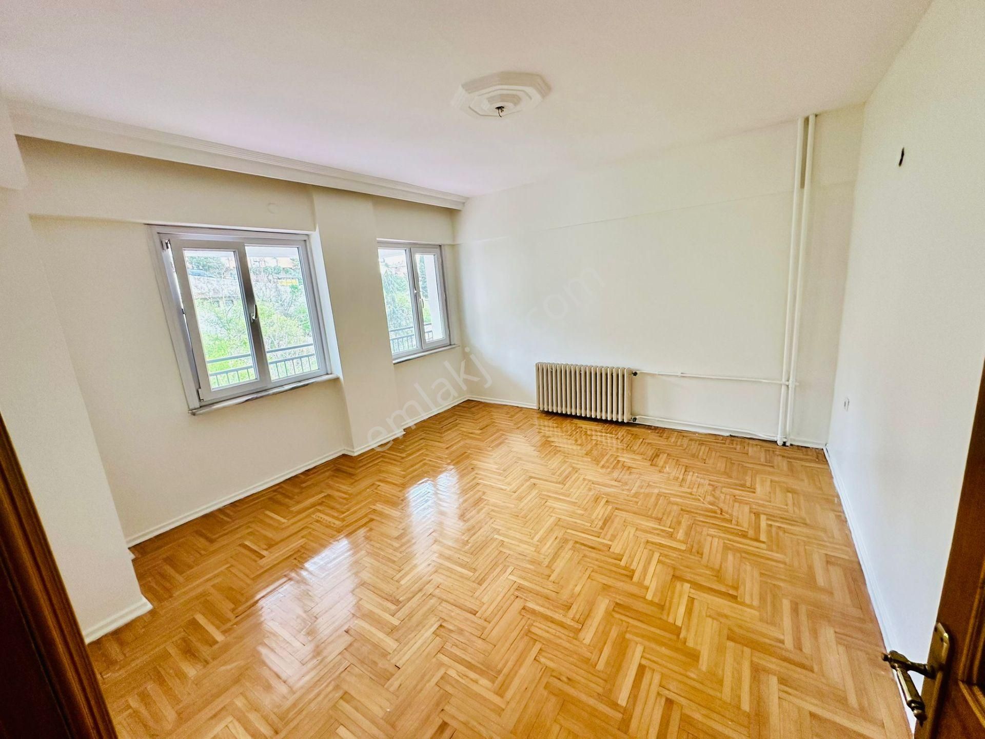 Beşiktaş Ulus'ta Boğaz Ve Deniz Manzaralı Otoparklı Masrafsız Ara Kat 2+1 Kiralık Daire