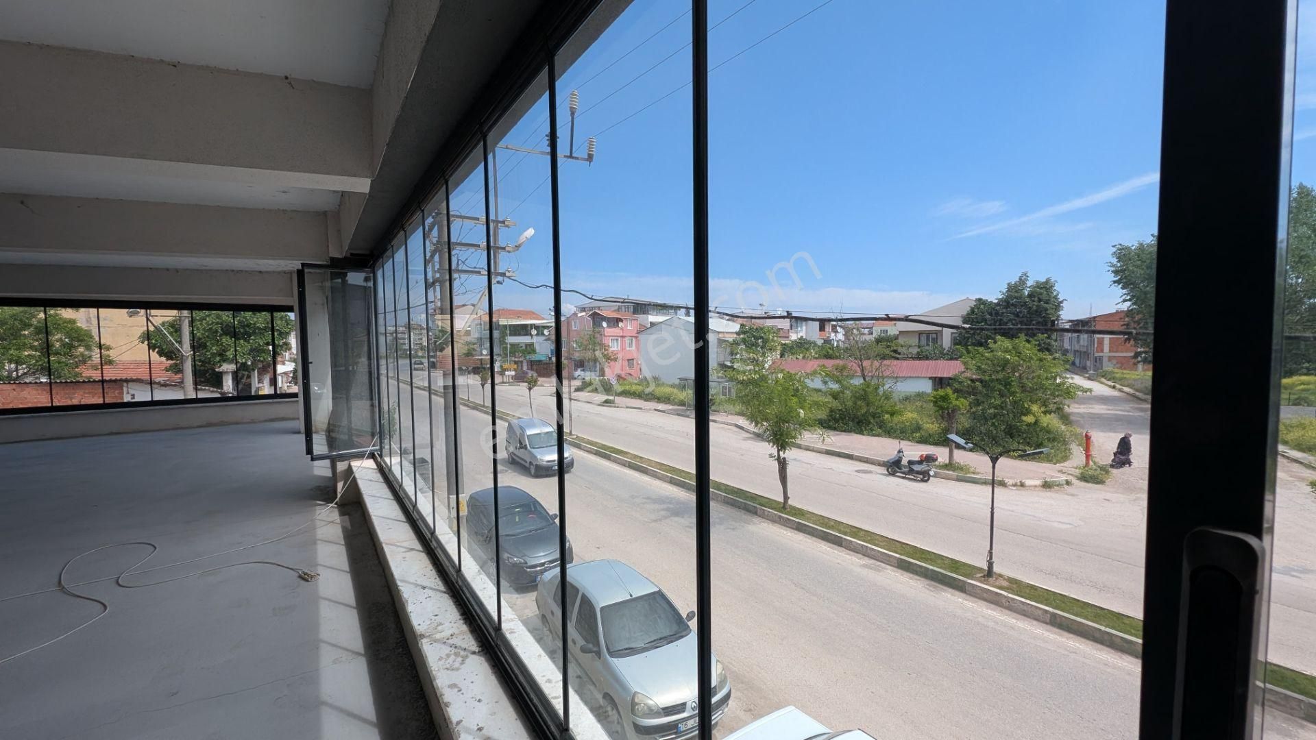 Bursa Mustafakemalpaşa Yalıntaş Caddesinde Kiralık İşyeri