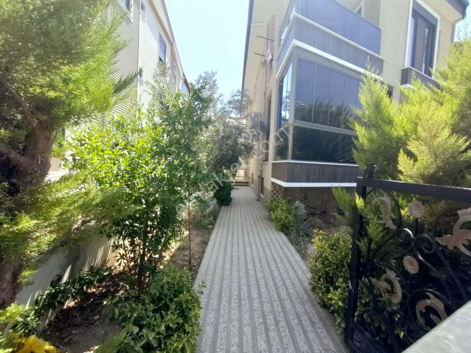 Altınoluk İlkbahar'dan Denize 200mt 5 Yıllık 4 Daireli Binada Fırsat 1+1 Ful Eşyalı Daire