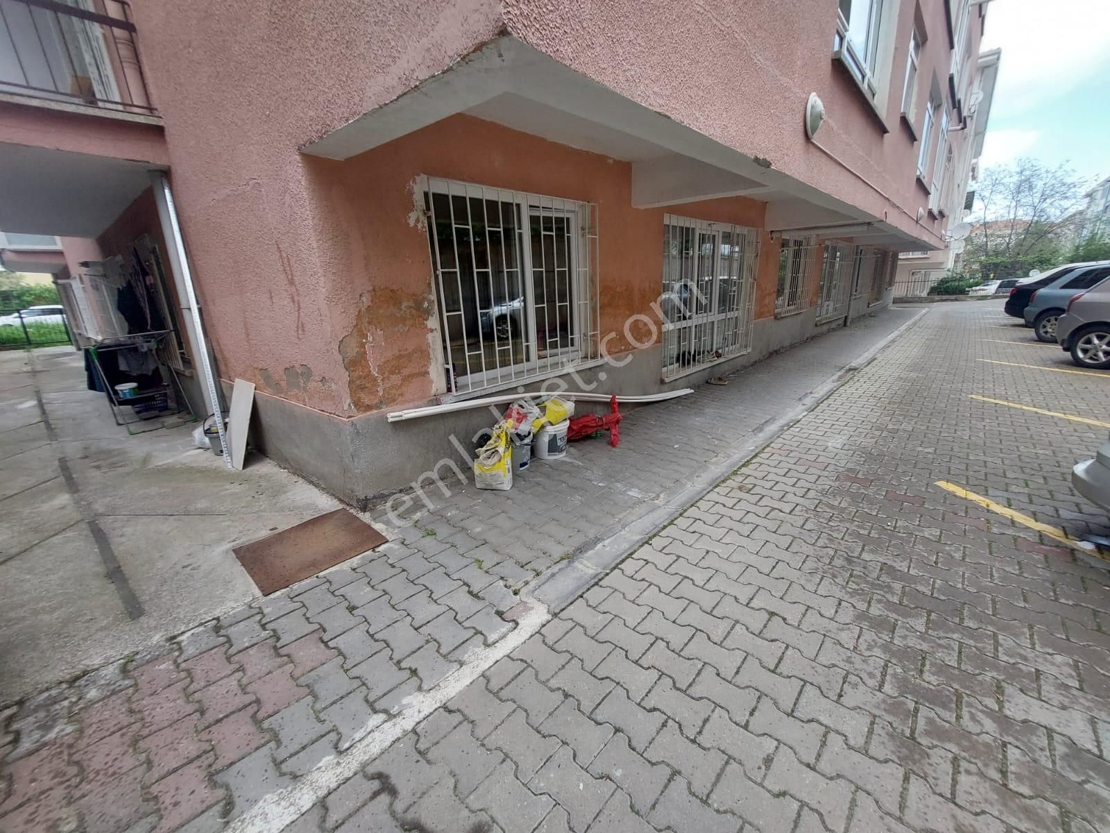 Göral Emlaktan Dikmen Caddesi Ve Çetin Emeç Yakını 3+1 Giriş Katı Satılık