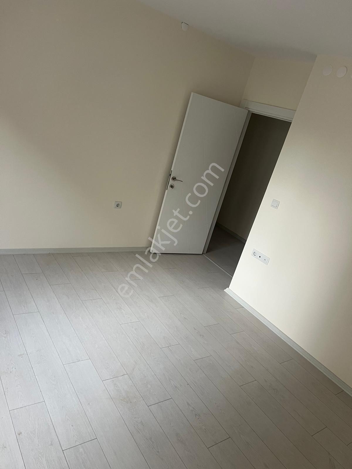 Arkadaş Emlaktan Mehmet Akif Ersoy Cad. 2+1 Ve 3+1 Sıfır Satılık Daireler - Görsel 20