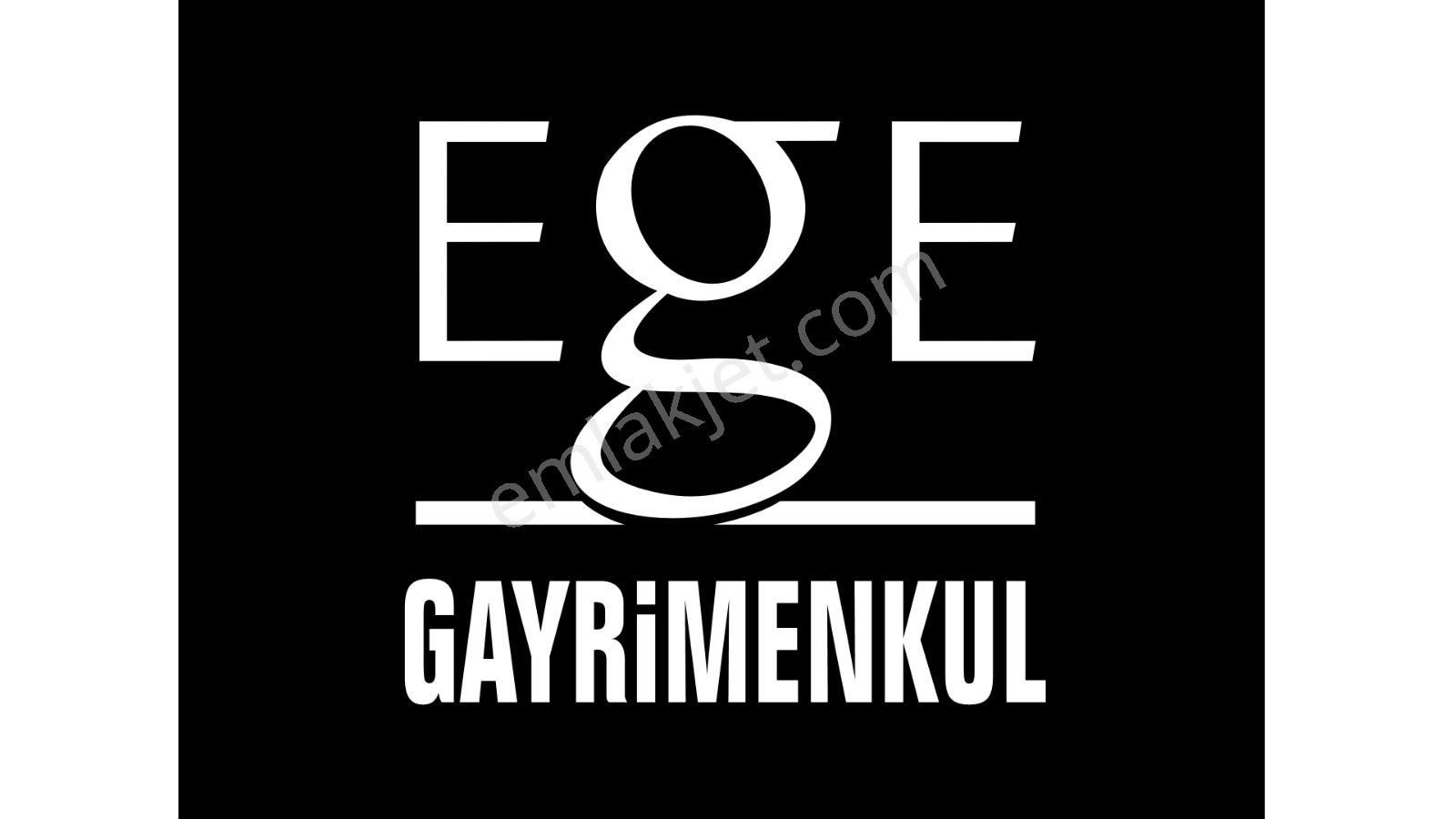 Ege Gayrimenkulden Alipaşada 300 M2 Tarla