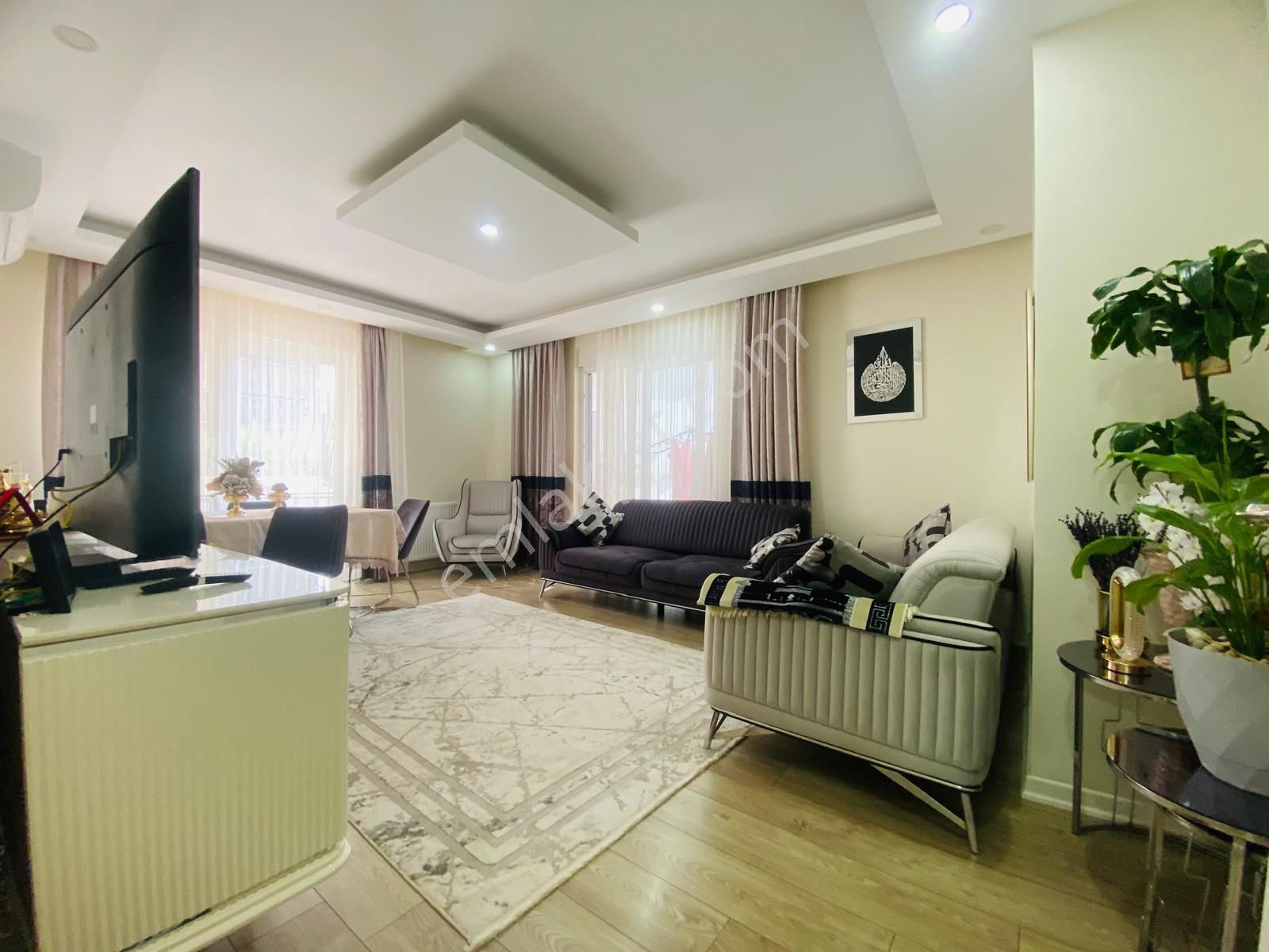 Çevre Yolu Yakını Doğalgaz Kombili Ebeveyn Banyolu Temiz 2+1