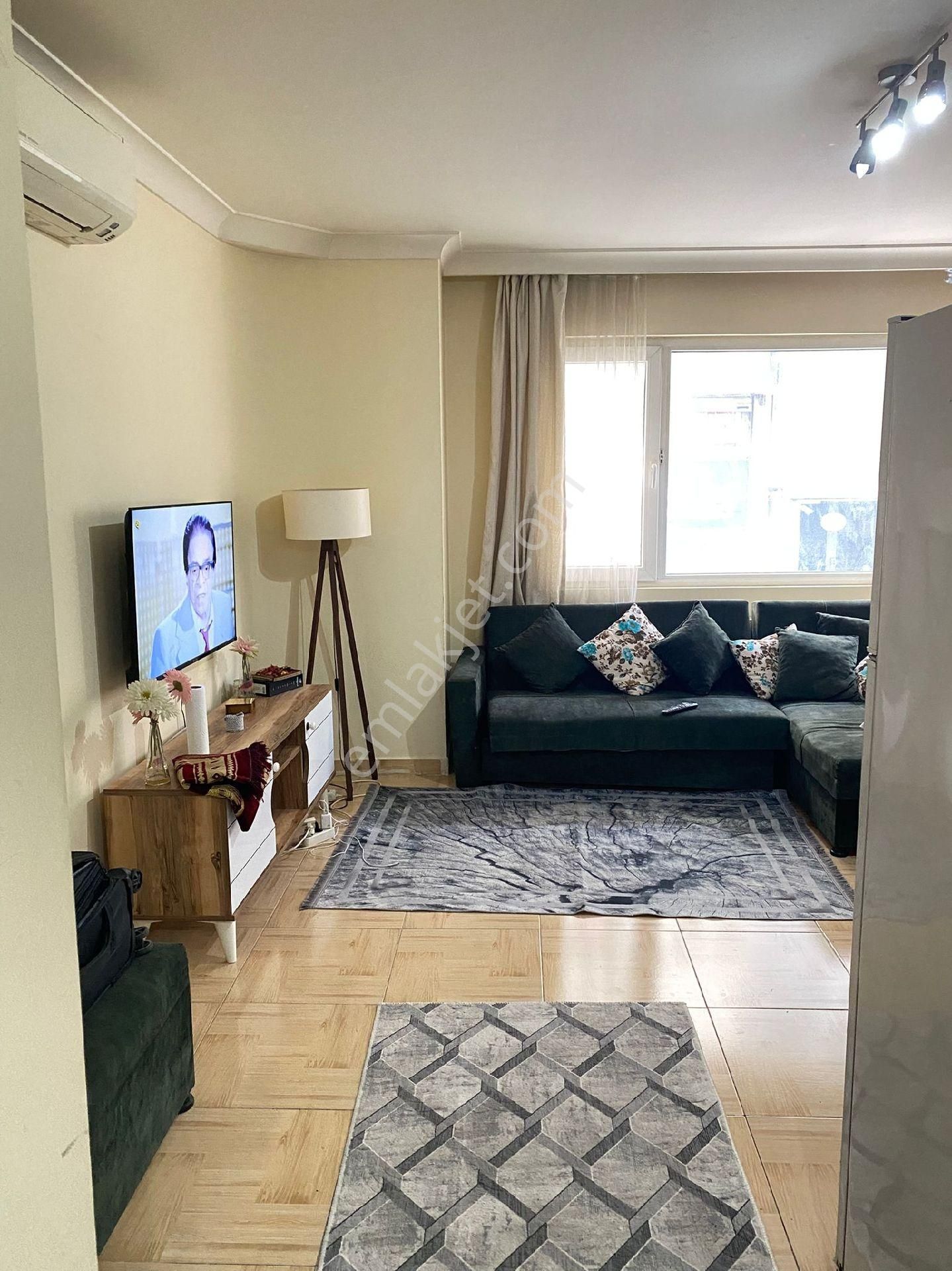 Şişli Yeni Bina Da Caddeye Çok Yakın Yüksek Giriş 1+1 Açık Mutfak