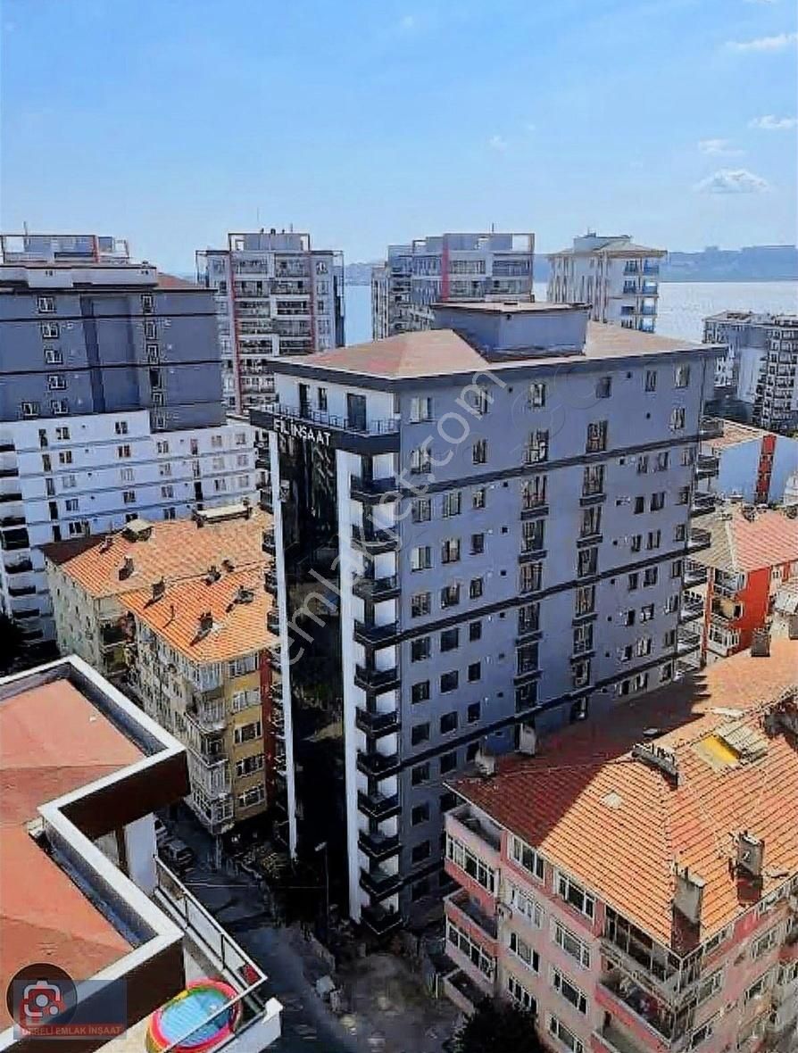 Küçükçekmece Fatih Mahallesi 2+1 Klimalı Satılık Daire
