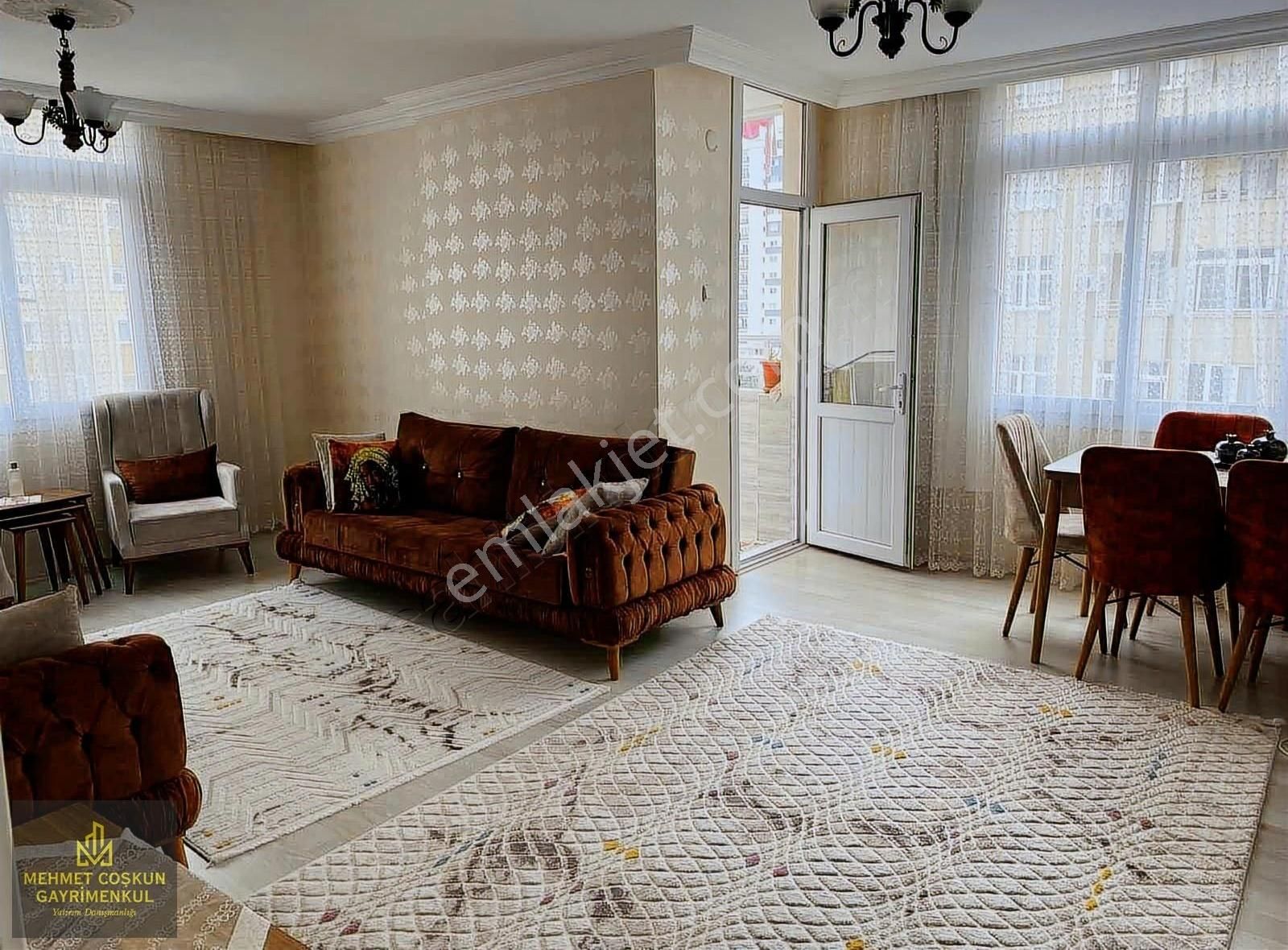 Pınar'da Kapalı Semt Pazarı Civarı 3+1