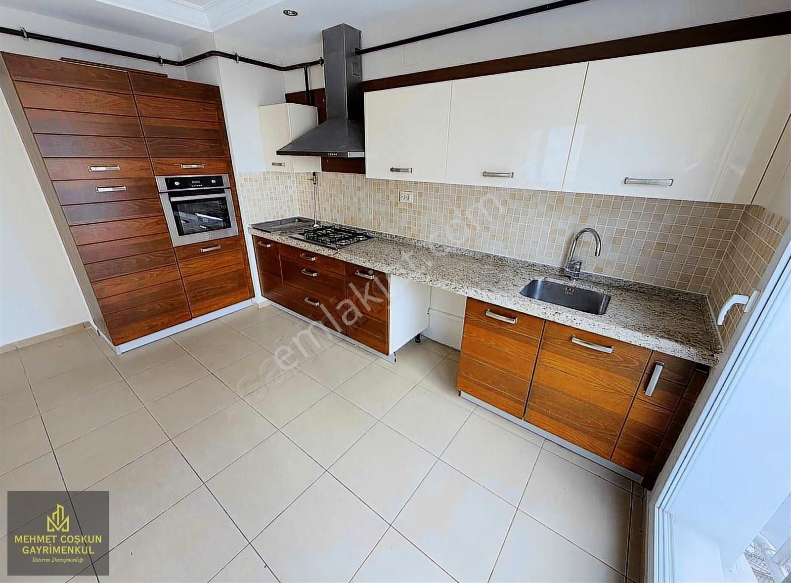 Gürselpaşada Site İçerisinde Geniş Satılık 3+1 Daire